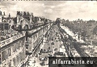 Postal Antigo - Paris - Perspective sur la rue de Rivoli les Tuileries et le Louvre