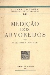 Medio dos arvoredos